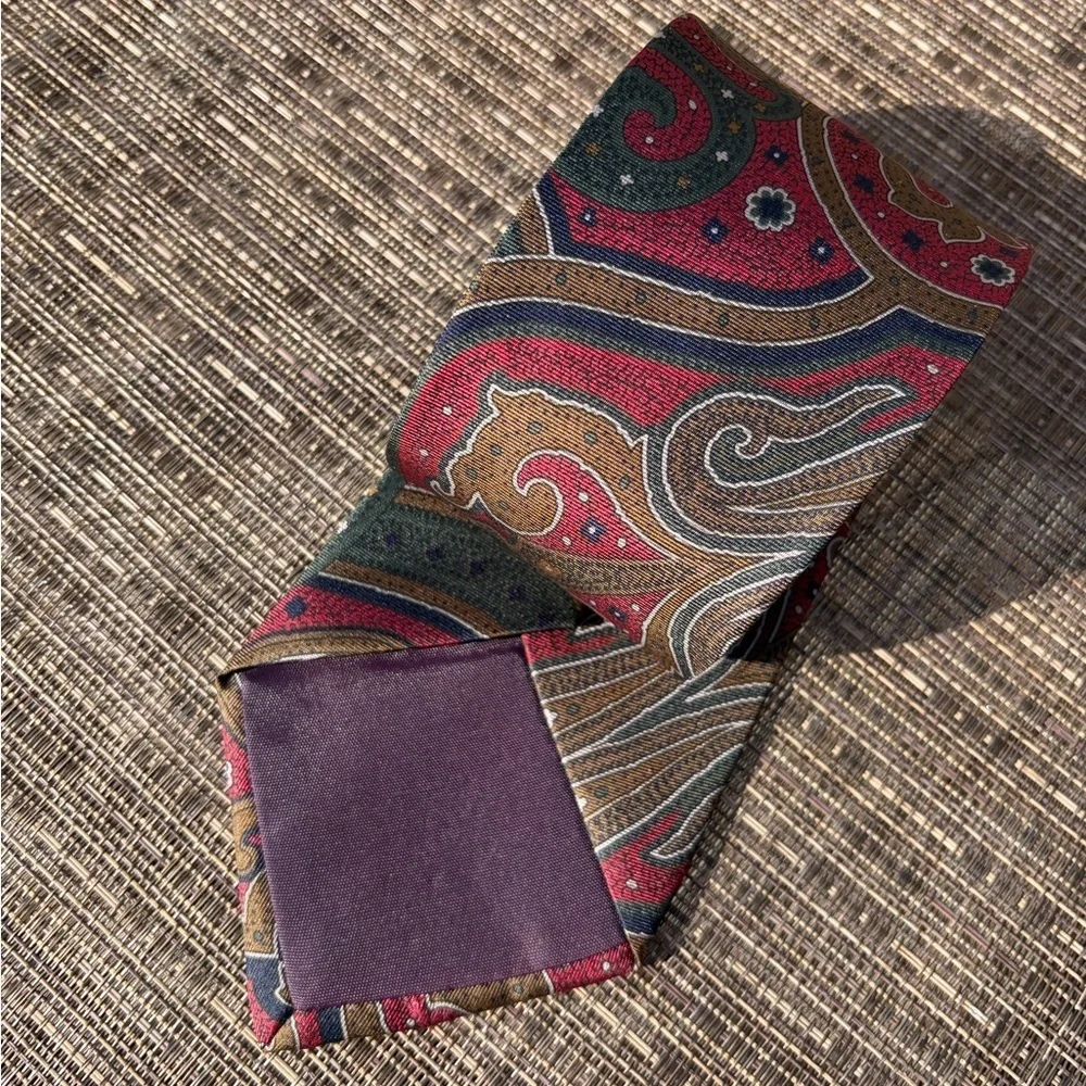 Vtg Paisley Silk Tie USA vintage